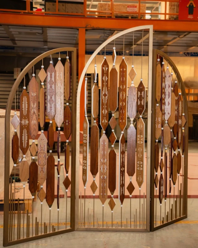 Turning metal into magic! 🔧✨

Our latest fabrication project transforms steel into jaw-dropping art.

Which design would you love to see come to life? Comment below!”

تقنية الطباعة المائية تعطي أي سطح لمسة فريدة ولمعاناً لا يُنسى.
من أصغر التفاصيل إلى أكبر المساحات… علامتك التجارية تستحق التميز.
هل ستجربها لعلامتك التجارية؟

[Team Visual Solutions, Dubai, Riyadh, Visual Excellence, Custom Displays, Bespoke Designs, Creative Solutions, Display Innovation, Sculpture Art, Kiosk Design]