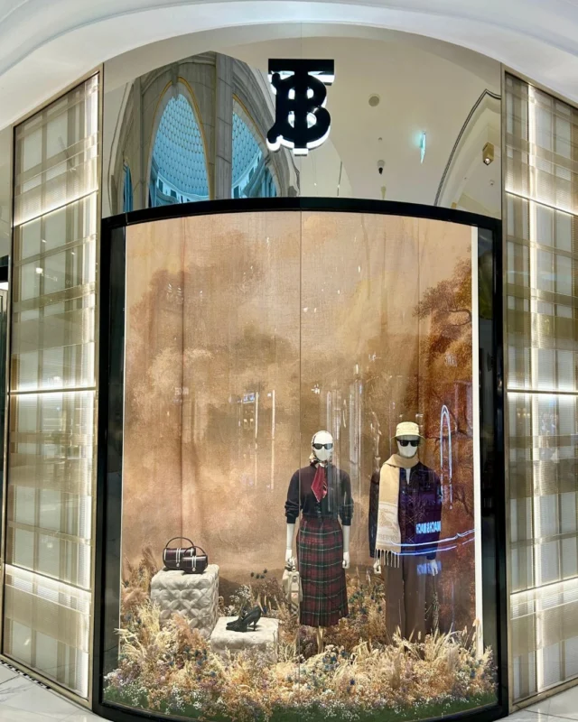 TVS brought the Burberry Winter 2025 vision to life across UAE, Qatar, and Kuwait with immersive window displays. From concept to execution, every detail was crafted to echo the brand’s seasonal narrative and iconic identity. 

#teamvisualsolutions #dubai #riyadh #visualexcellence #customdisplays #bespokedesigns #creativesolutions #displayinnovation #sculptureart #kioskdesign #creativedisplays