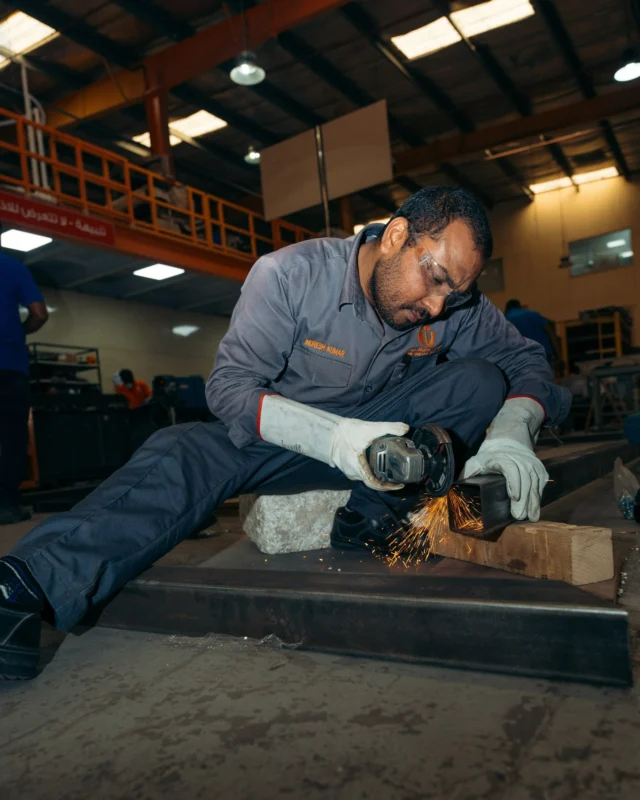 Behind every metal cut, weld, and finish at Team Visual Solutions is a team of skilled designers, engineers, and fabricators turning raw materials into extraordinary displays.
It’s not just metal, it’s teamwork, precision, and creativity in action.
وراء كل عملية قطع ولحام وتشطيب معدني في Team Visual Solutions يقف فريق من المصممين والمهندسين والفنيين الذين يحولون المواد الخام إلى عروض استثنائية.
ليست مجرد قطع معدنية، بل عمل جماعي ودقة وإبداع يتحول إلى واقع.